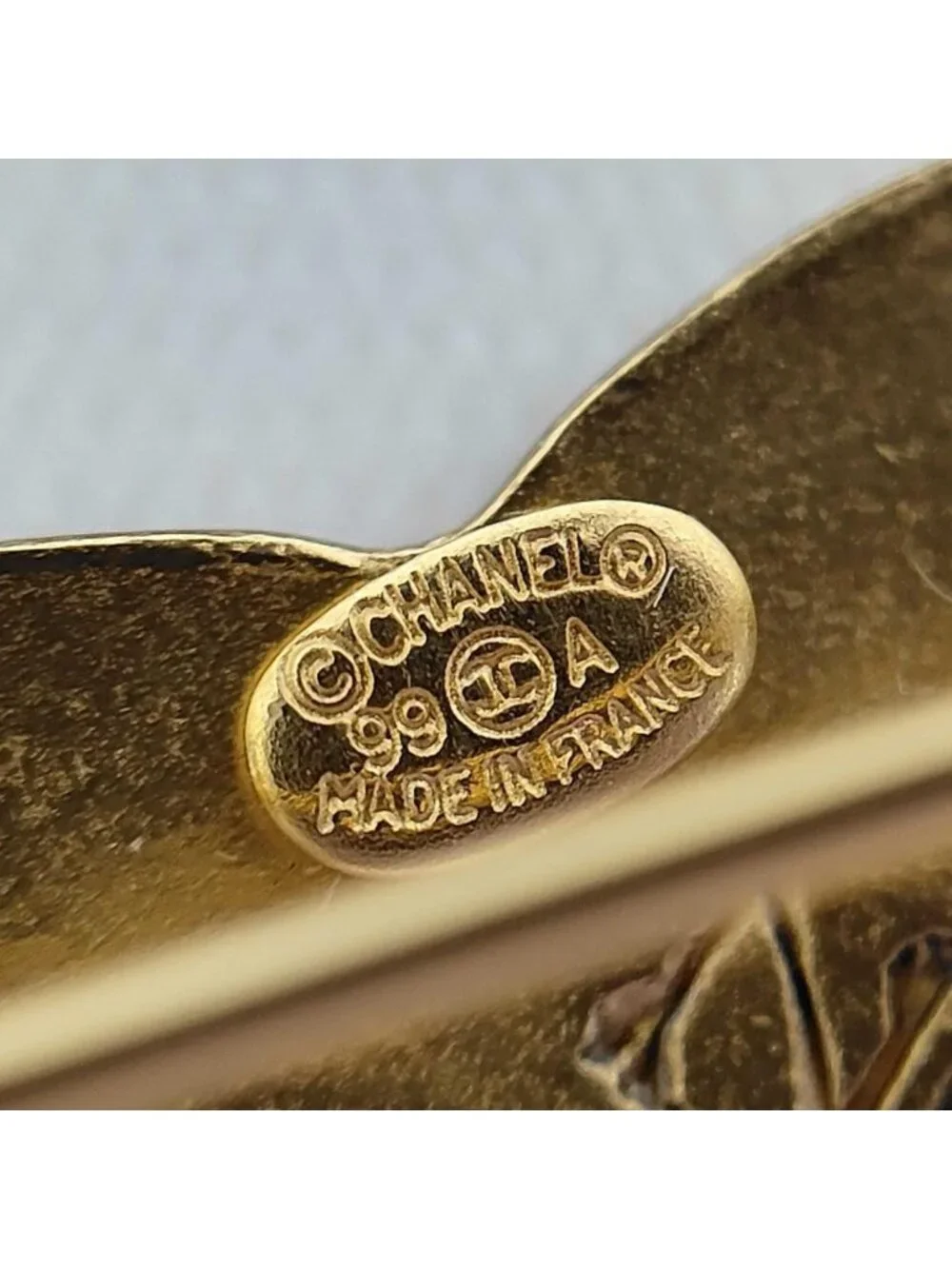 Chanel Brooch Gold CC Logo Vintage
